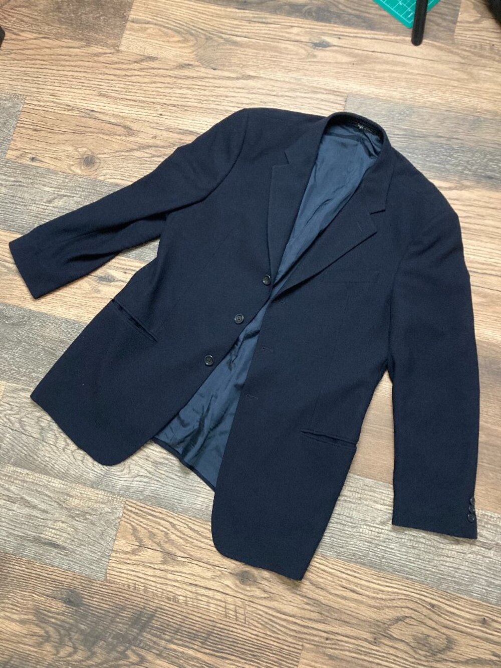 Armani Collezioni Men’s Blazer Size 42 Navy 100% Wool Made in Italy 3 Button